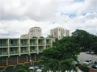 Hotel Chateaubleau Hotels near Department of Electrical and Computer Engineering