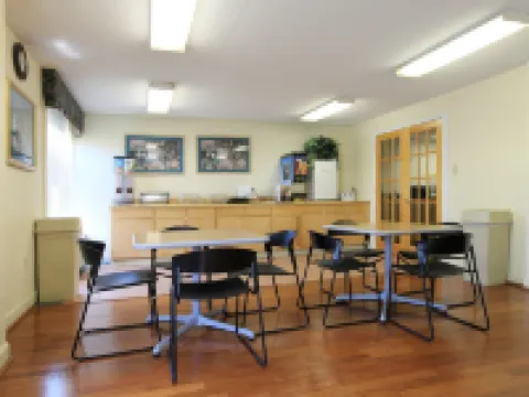 Quality Inn & Suites Apex-Holly Springs Hotels in Apex