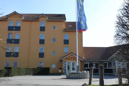 Best Western Hotel Wavre Отели в г. Риксансар