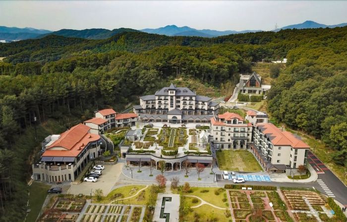 Eden Paradise Hotel