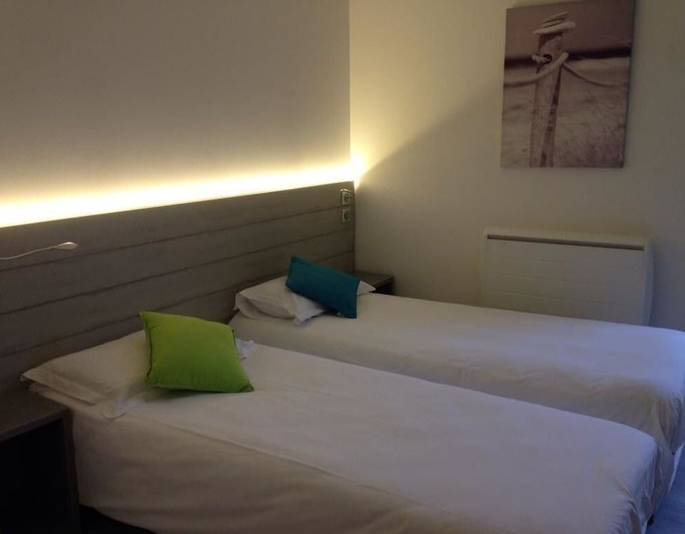 Hotel Restaurant du Port-Meze Updated 2022 Room Price-Reviews & Deals |  Trip.com