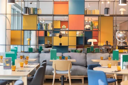 Holiday Inn London - Whitechapel Отели рядом с достопримечательностью «Тринити Буой Уорф»