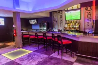 Riande Aeropuerto Hotel Casino - bar