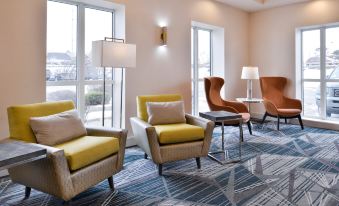 Holiday Inn & Suites Rochester - Marketplace