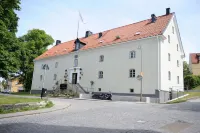 Hotell Slottsbacken Hotels near Gamla Speedwaybanan