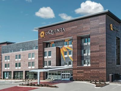 La Quinta Inn & Suites by Wyndham Dallas Grand Prairie North
