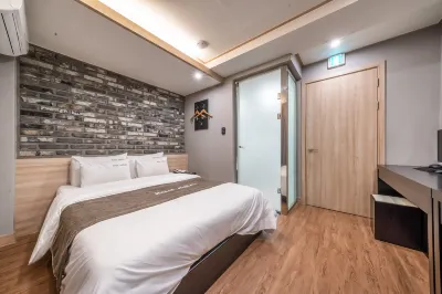 Paju Gugu Hotel Hotels near Geumchon Tongil Market