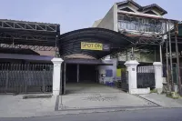SPOT ON 2483 Salju Korea Car Wash Hotel di Jajar Tunggal
