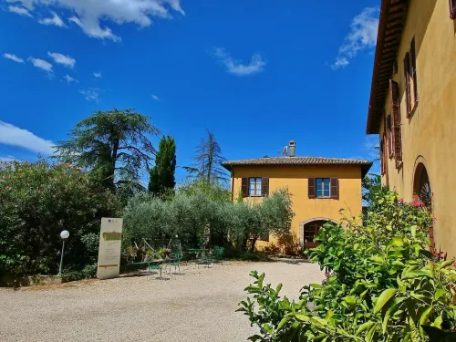 Farmhouse in Todi with Pool & Theater Nearby