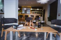 Piraeus Port Hotel - bar