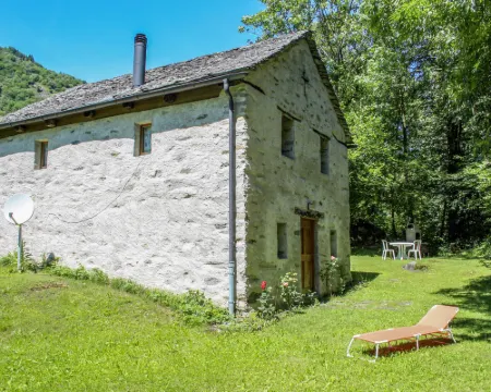 Rustico Al Campett アックアロッサのホテル