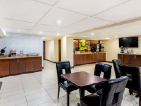 La Quinta Inn & Suites by Wyndham Oshawa Hotels in Oshawa