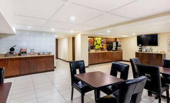 La Quinta Inn & Suites by Wyndham Oshawa