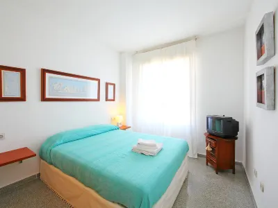 Cabo Mar Hotels near Sunday Market (El Campello)
