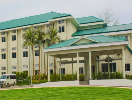 Microtel by Wyndham General Santos Отели рядом с достопримечательностью «Tropicana Beach Resort»