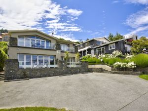 Queenstown House Bed & Breakfast and Apartments