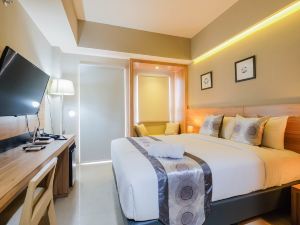 Comfortable and Fully Furnished Studio Apartment at Mustika Golf Residence