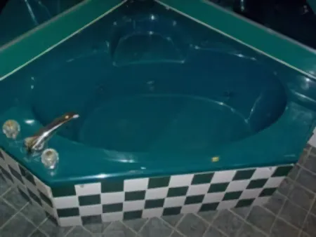 Super 8 by Wyndham Forest Park