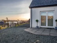 Bay View Hotels near Sgurr a Ghreadaidh and Sgurr a Mhadaidh