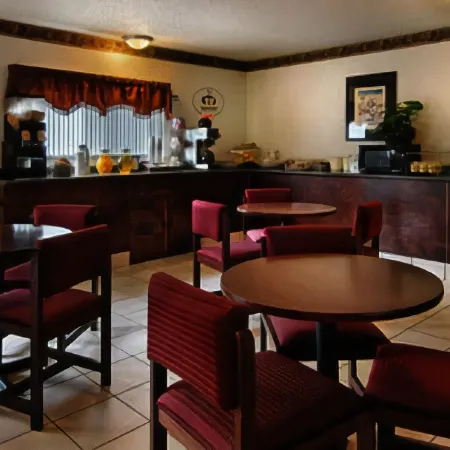 Super 8 by Wyndham Jonesboro