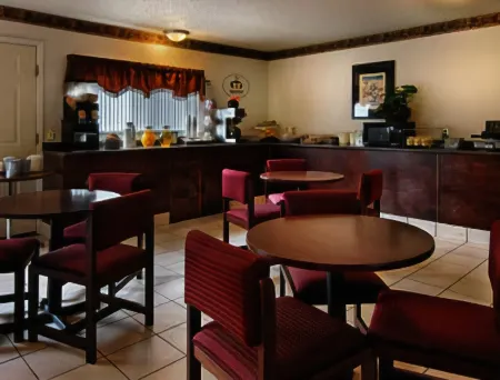 Super 8 by Wyndham Jonesboro