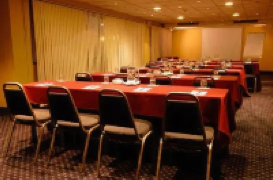 Suites del Bosque Hotel