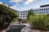 Azoris Royal Garden – Leisure & Conference Hotel Отели рядом с достопримечательностью «Nucleo de Santa Bárbara do Museu Carlos Machado»