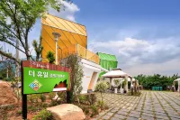 Hwasun the Holiday Pool Villa (2nd Floor Private House, 1 Hour Free of Charge)