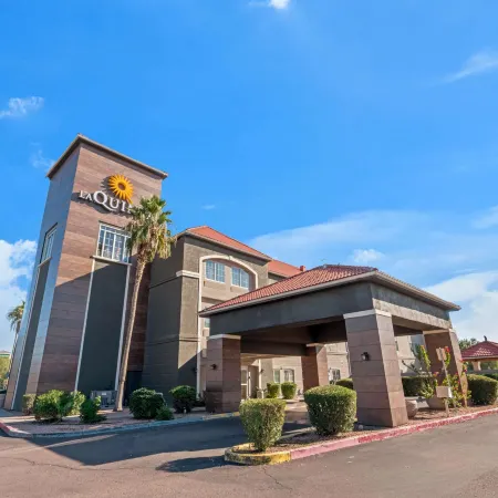 La Quinta Inn & Suites by Wyndham Phoenix I-10 West