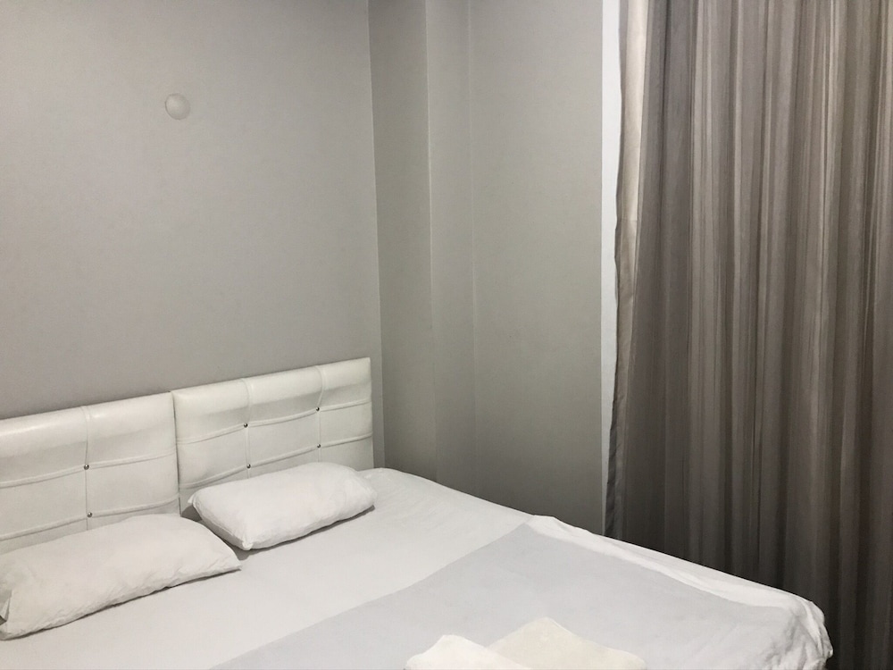 Studio Apart Hotel