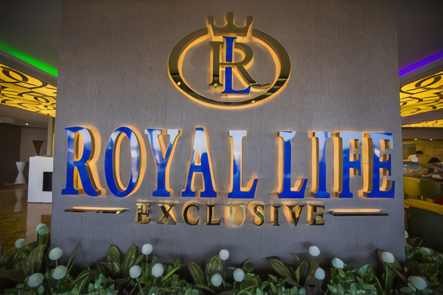 Royal Life Exclusive