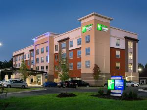Holiday Inn Express and Suites Fayetteville South, an Ihg Hotel