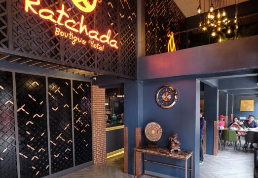 5. 랏차다 부티크 ..