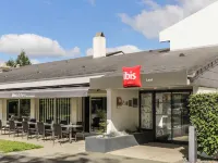 Ibis Laval le Relais d'Armor Отели в г. Шанже