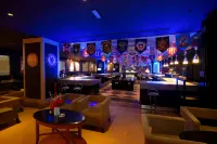 Berjaya Waterfront Hotel - bar