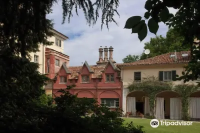 Villa Doria il Torrione فنادق في Villafranca Piemonte