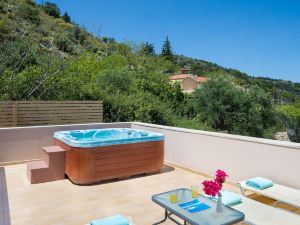 Olga's Filoxenia - Villa Aladanos-Private Pool and Heated Jacuzzi