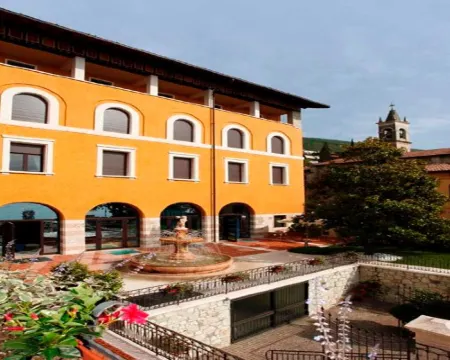 Garda Family House Hotels in Brenzone sul Garda