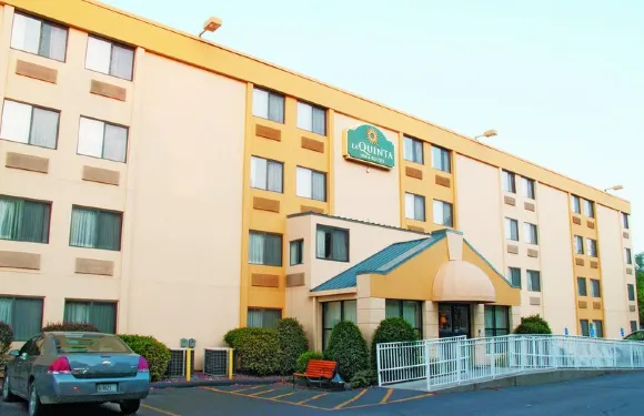 波特蘭拉昆塔溫德姆套房酒店