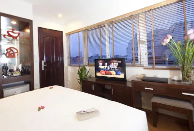 โรงแรมไรซิ่งดรากอนเลเจนด์ โรงแรมในฮานอย