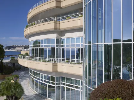 Le Méridien Beach Plaza