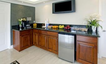 Americas Best Value Inn and Suites San Bernardino - Housity