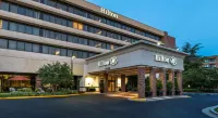 Hilton Washington DC/Rockville Hotel & Executive Meeting Center Отели рядом с достопримечательностью «Парк Слиго Авеню Нейборхуд»
