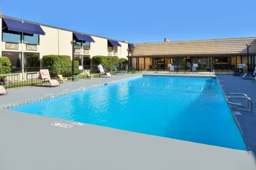 더 인 & 스위트 앳 34 피프티