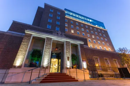 Doubletree by Hilton London - Greenwich Отели рядом с достопримечательностью «Барьер Темзы»