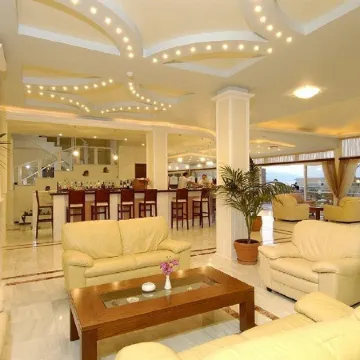 Selini Suites & Waterpark