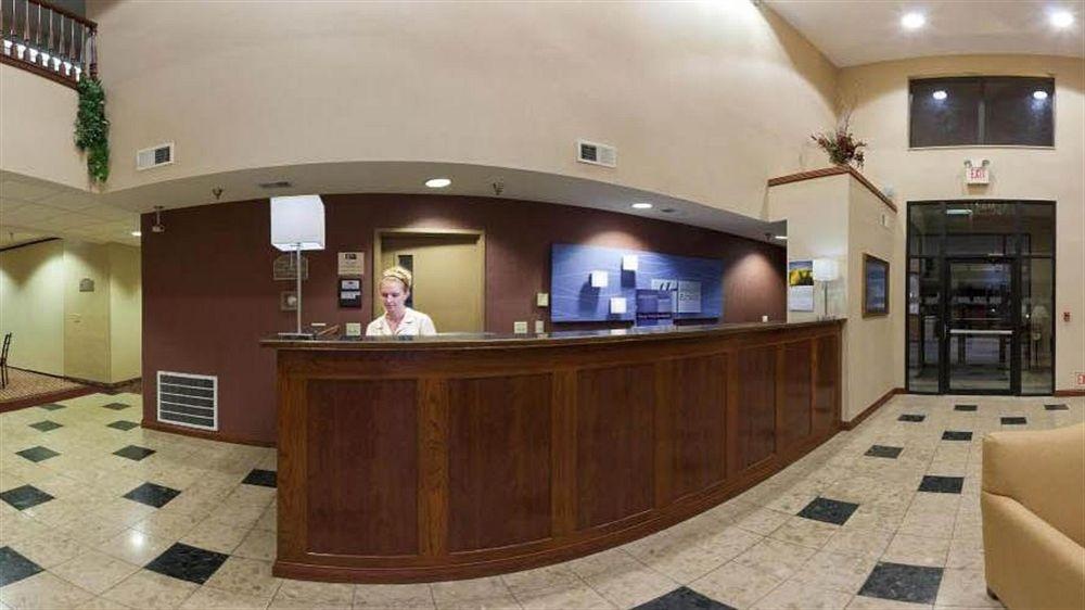 Holiday Inn Express Cloverdale - Greencastle, an Ihg Hotel