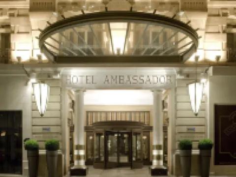 パリ・マリオット・オペラ・アンバサダーホテル パリのホテル