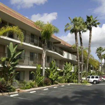 Days Inn by Wyndham San Diego Hotel Circle Отели рядом с достопримечательностью «Пляж Мишен-Бич»