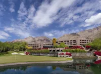 Loews Ventana Canyon Resort Hotels near Sabino Canyon